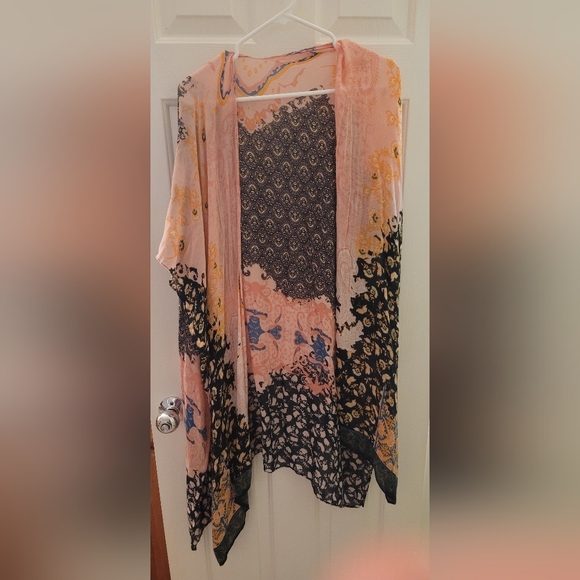 Floral kimono - one size fits most 🌸 - Picture 3 of 15